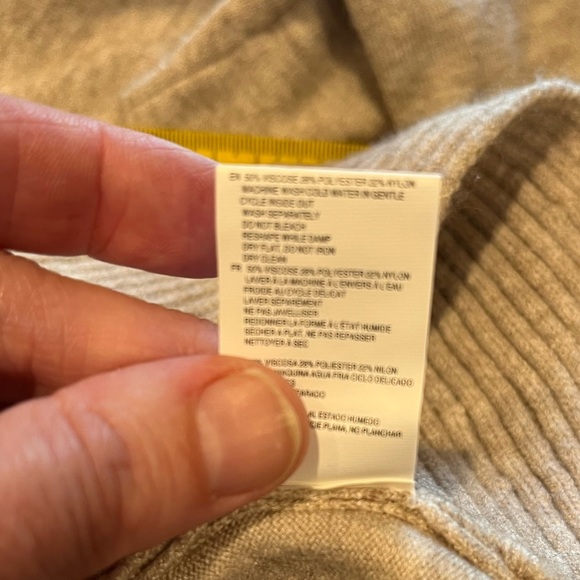 🤎H2 HOLT RENFREW Beige Cross-Over Sweater – Size L - Picture 3 of 10